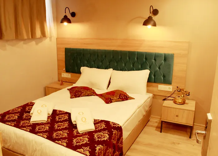 The Reina Hotel